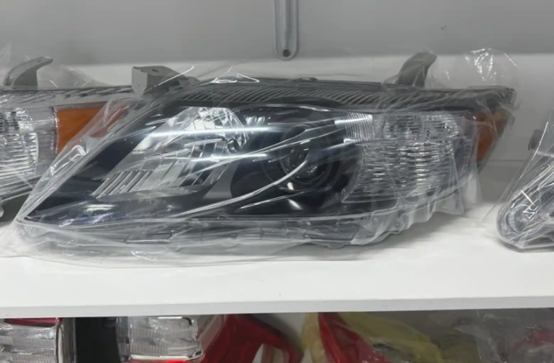 Передние фары на Toyota Camry 2 SE